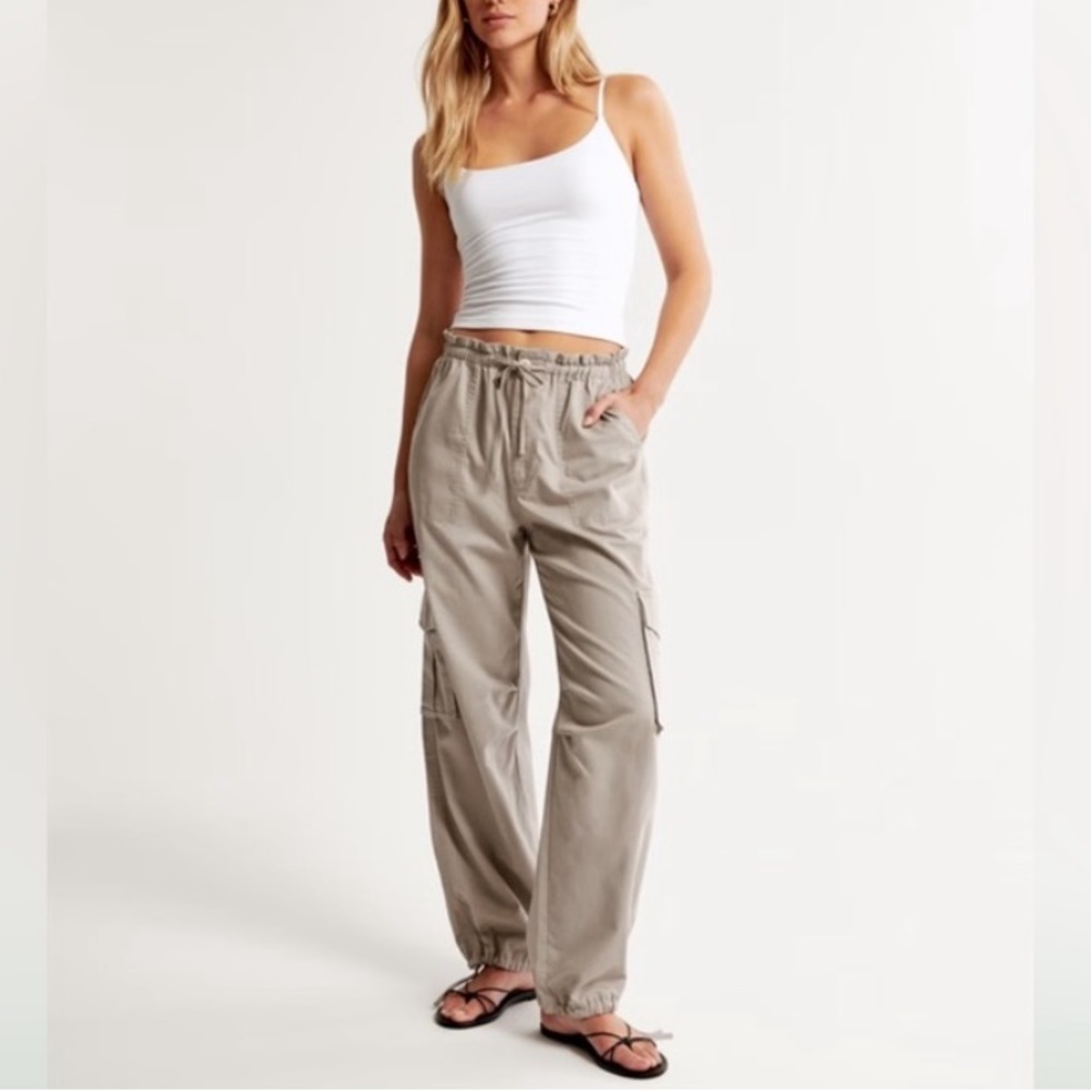 Abercrombie & Fitch Women's Tan Cargo Joggers